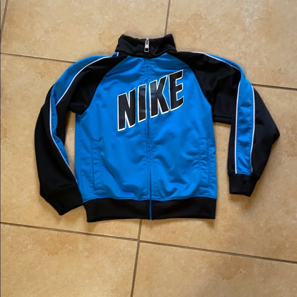 NIKE boys Jacket size 6